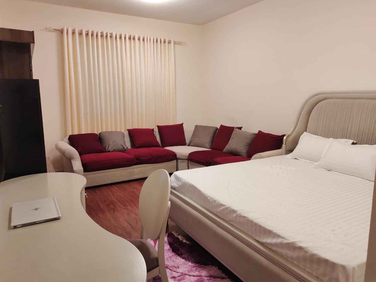 Arnim Suite - 3 Bedrooms Apartment 沙迦 外观 照片