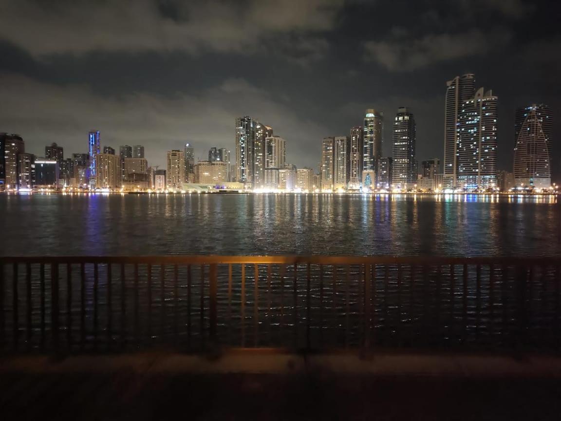Arnim Suite - 3 Bedrooms Apartment 沙迦 外观 照片